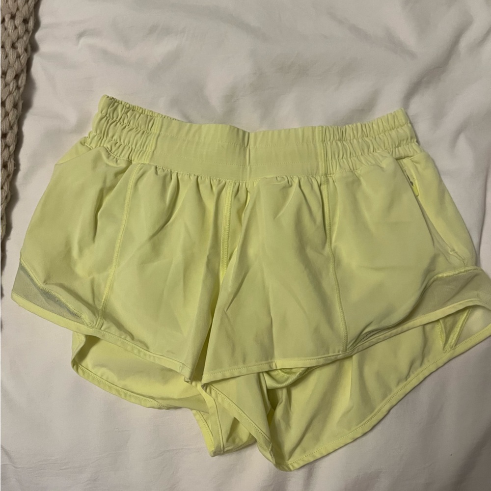Lululemon Hotty Hot Shorts 2.5”